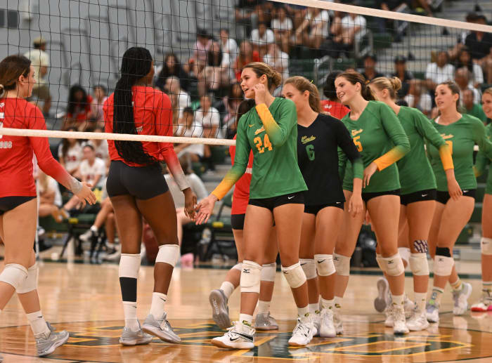 Mira Costa vs. Mater Dei girls volleyball by Heston Quan 8-29-23082920234